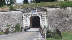 La porte d'accès aux souterrains de la ville